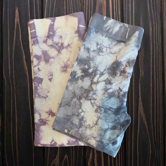 ⭐️ Wāhine Tie Dye Biker Shorts in Poni (purple) - NEW - Picture 7 of 8